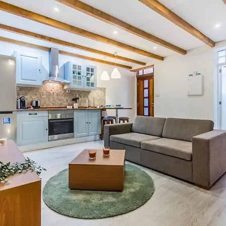 דירה Gaia Stone House