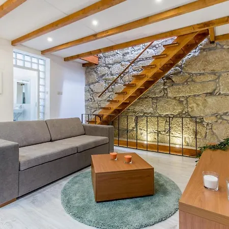 Gaia Stone House דירה